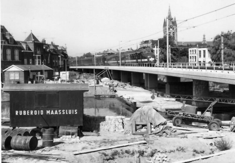 Bestand:Het-spoor-viaduct-aanleg.jpg